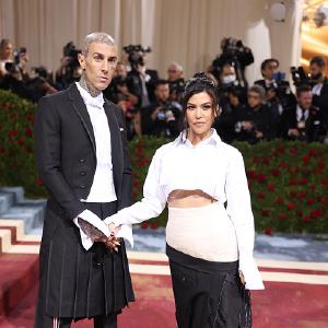 (L-R) Travis Barker and Kourtney Kardashian