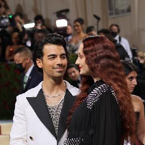 (L-R) Joe Jonas and Sophie Turner